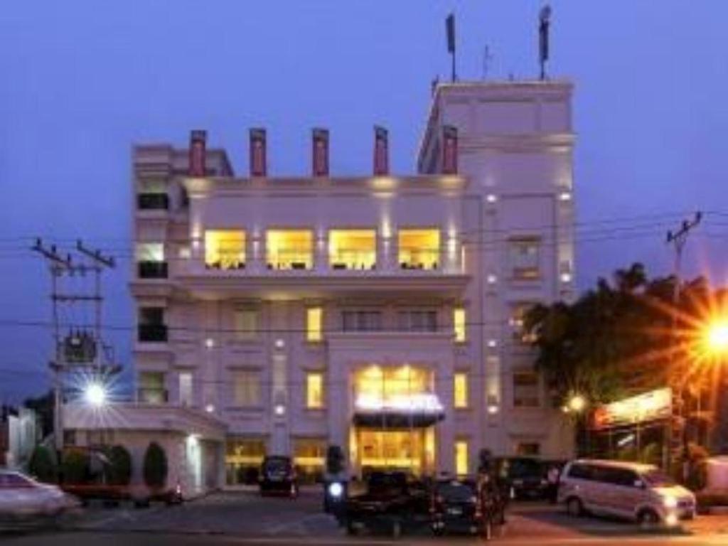 Hw Hotel Padang Exterior foto